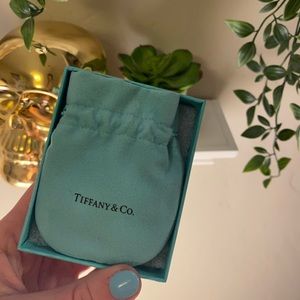 Tiffany&Co NEVER BEEN WORN pearl earrings